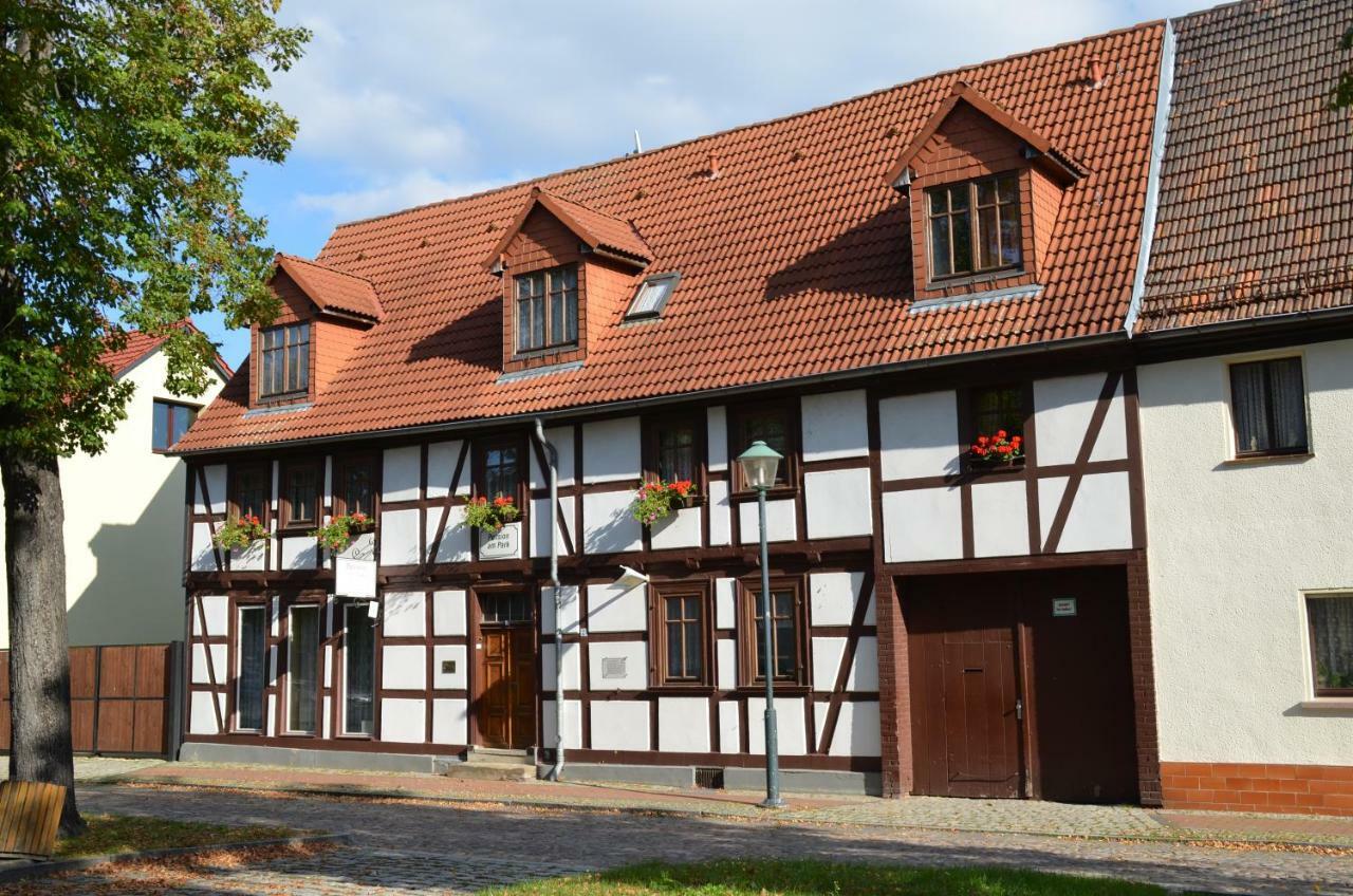 Pension Am Park Woerlitz Exterior photo